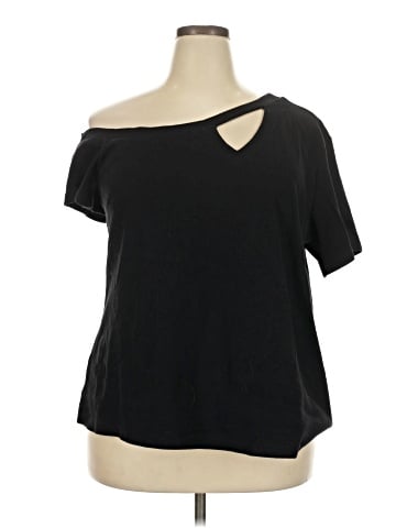 City Chic Short Sleeve T-Shirt (view 1)