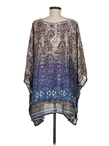 Sevya Poncho (view 2)