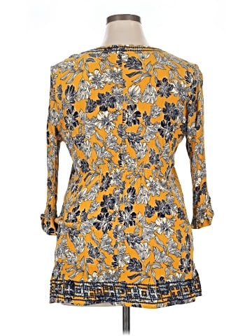 Magnolia Grace 3/4 Sleeve Blouse (view 2)