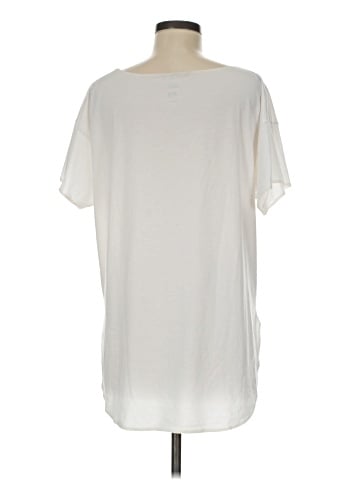 Uniqlo Short Sleeve T-Shirt (view 2)