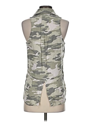 Cloth & Stone Sleeveless Button-Down Shirt (view 2)