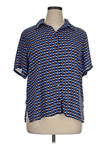 Carolina Belle Short Sleeve Button-Down Shirt (view 1)