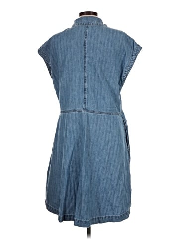 Universal Thread Sleeveless Button-Down Shirt (view 2)