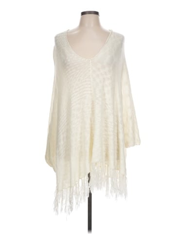 En Creme Poncho (view 1)