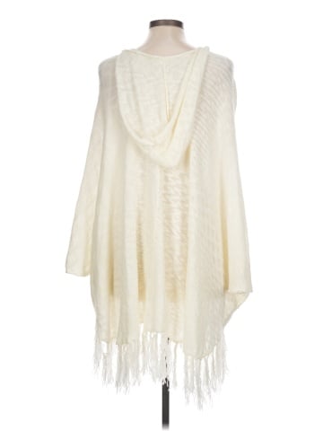 En Creme Poncho (view 2)