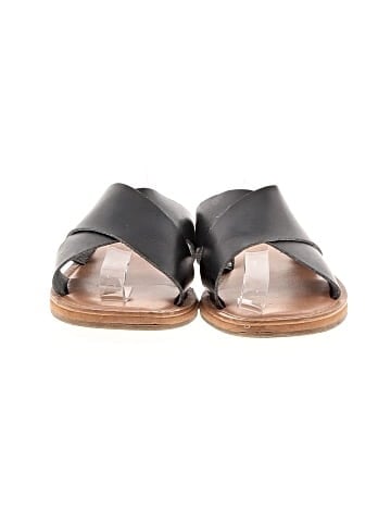 Universal Thread Sandals (view 2)
