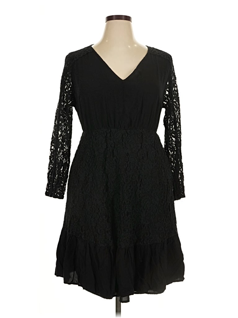 Pre-owned Bloomchic Cocktail Dress In Black