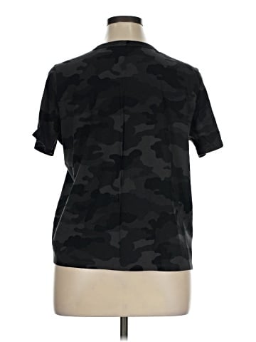 Old Navy Active T-Shirt (view 2)