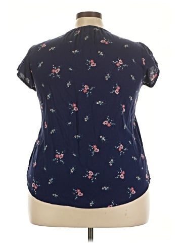 Sonoma Goods for Life Short Sleeve Blouse (view 2)