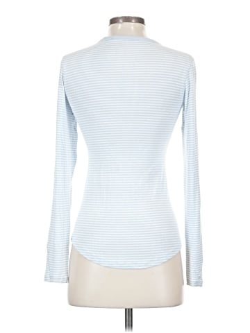 Lululemon Athletica Long Sleeve Turtleneck (view 2)
