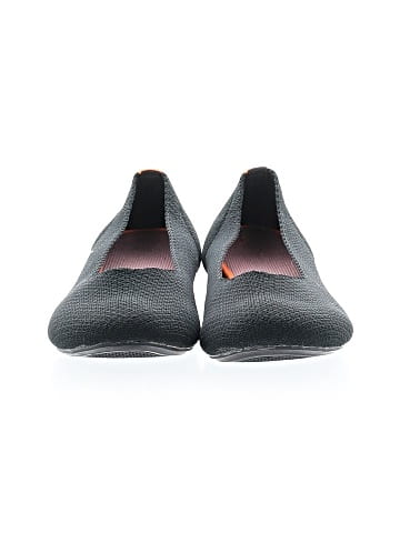 Unbranded Flats (view 2)
