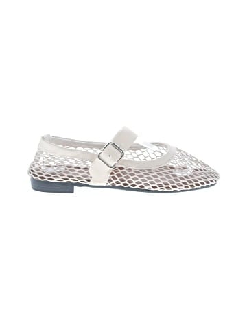 Unbranded Flats (view 1)