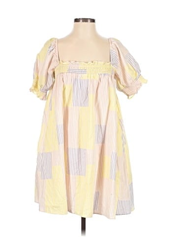 Urban Outfitters Casual Dress (view 1)