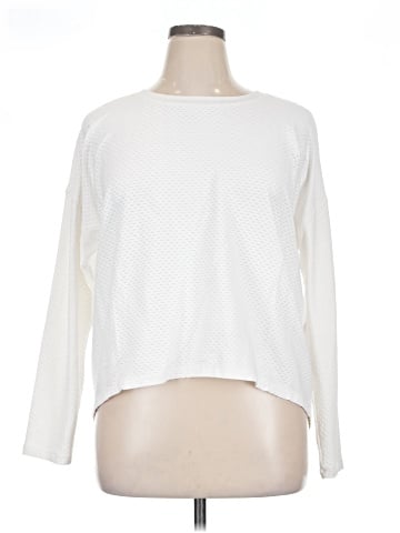 Calia by Carrie Underwood Long Sleeve T-Shirt (view 1)
