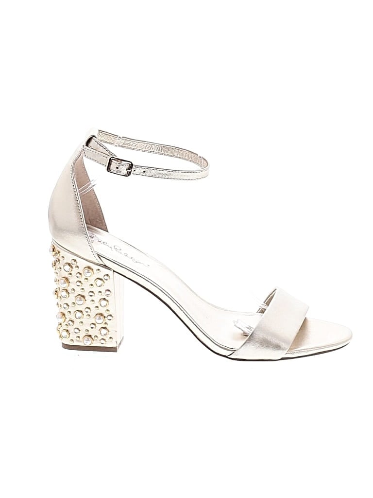 Pre-owned Lilly Pulitzer Sandals In Ivory