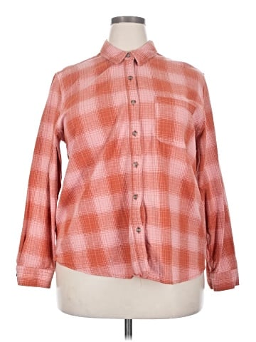 Universal Thread Long Sleeve Button-Down Shirt (view 1)