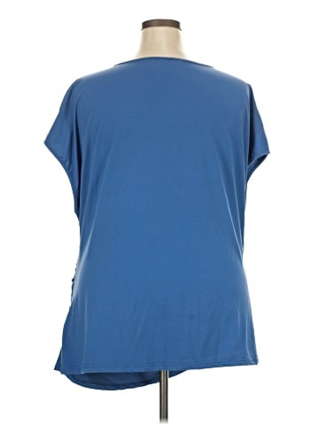 BLOOMCHIC Sleeveless T-Shirt (view 2)