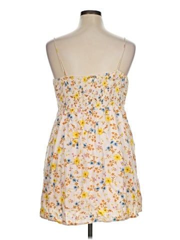 Old Navy Casual Dress (view 2)