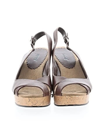 Nicole Wedges (view 2)