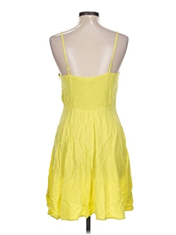 Old Navy Casual Dress (view 2)