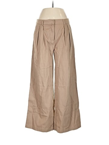 Maeve Khakis (view 1)