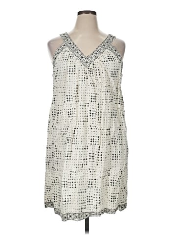 Ann Taylor LOFT Outlet Cocktail Dress (view 1)