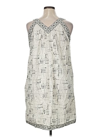 Ann Taylor LOFT Outlet Cocktail Dress (view 2)