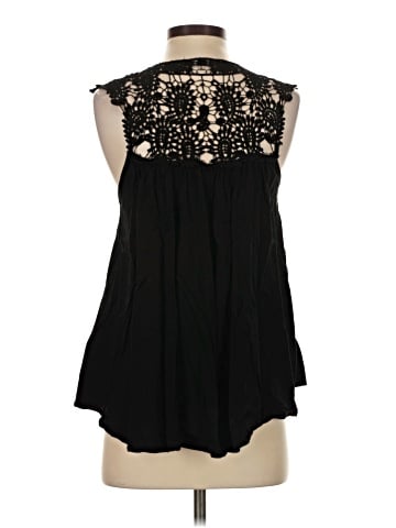 Romeo & Juliet Couture Short Sleeve Blouse (view 2)