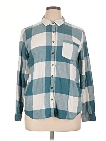 Maurices Long Sleeve Button-Down Shirt (view 1)