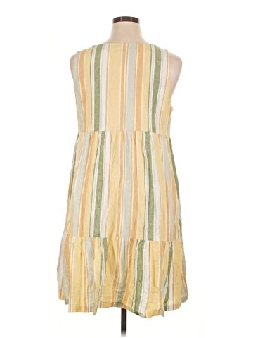 Croft & Barrow Casual Dress (view 2)