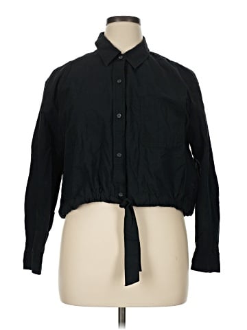 Universal Thread Long Sleeve Button-Down Shirt (view 1)