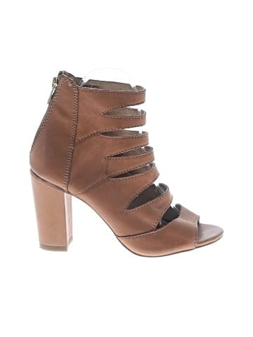 Le Chateau Sandals (view 1)