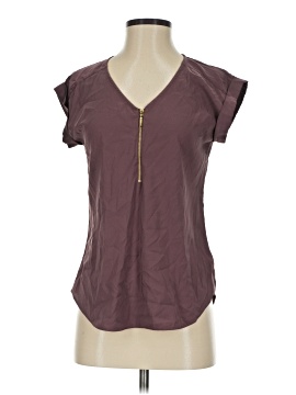 Express Outlet Short Sleeve Top