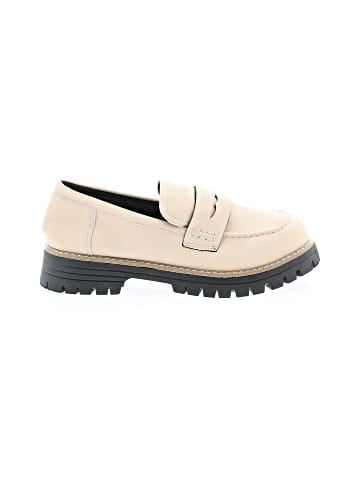 Unbranded Flats (view 1)