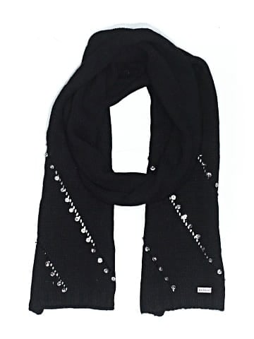 Betmar Scarf (view 1)