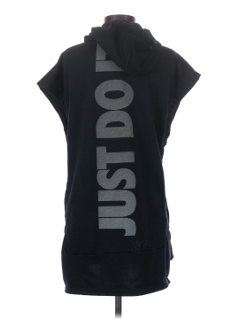 Nike Poncho (view 2)