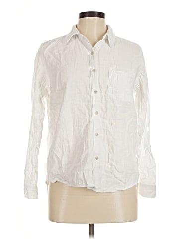 Universal Thread Long Sleeve Button-Down Shirt (view 1)