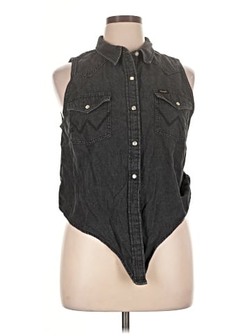 Wrangler Jeans Co Sleeveless Button-Down Shirt (view 1)