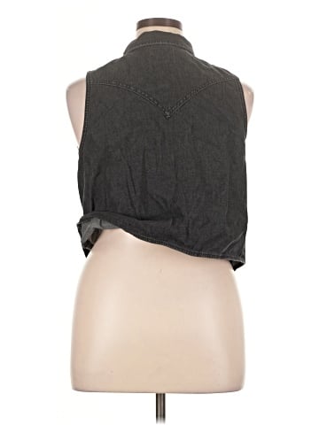 Wrangler Jeans Co Sleeveless Button-Down Shirt (view 2)