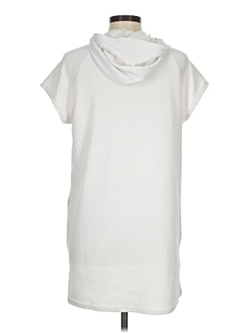 Jordan Taylor Poncho (view 2)