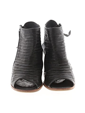 Paul Green Heels (view 2)
