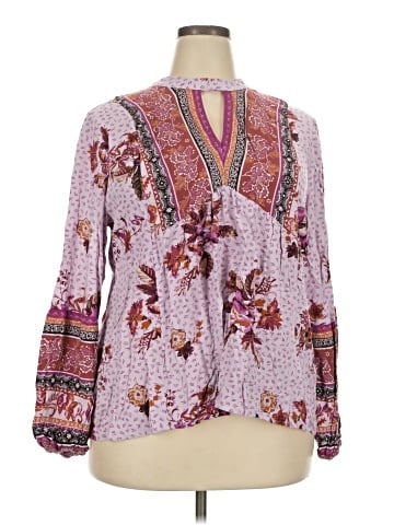 Maurices Long Sleeve T-Shirt (view 1)