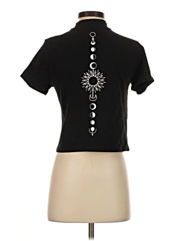 Hot Topic Short Sleeve Top (view 2)