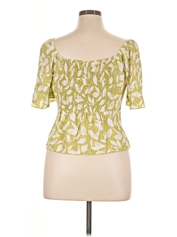 Urban Romantics Short Sleeve Top (view 2)