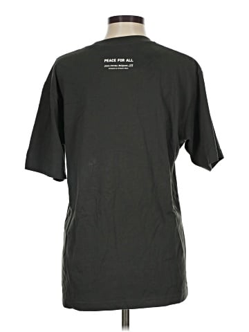 Uniqlo Short Sleeve T-Shirt (view 2)