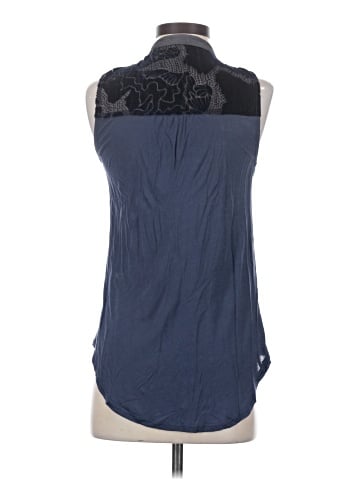 Tiny Sleeveless Blouse (view 2)