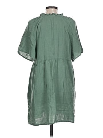 Old Navy Casual Dress (view 2)