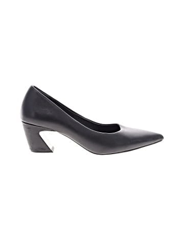 Deltan Heels (view 1)