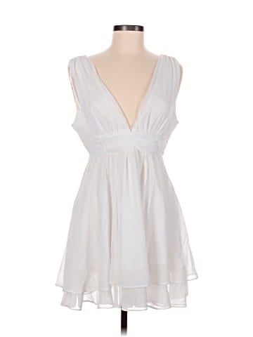 Love Tree Sleeveless Blouse (view 1)