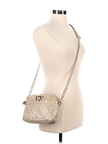 KELLY WYNNE Leather Crossbody Bag (view 2)